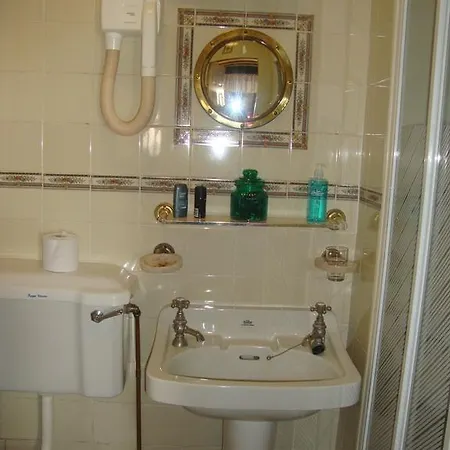 Racey Byrnes Bar & Accomodation Bed & Breakfast