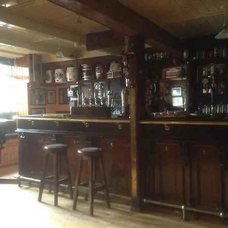 Racey Byrnes Bar & Accomodation