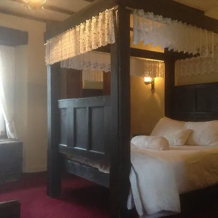 Racey Byrnes Bar & Accomodation Carlow