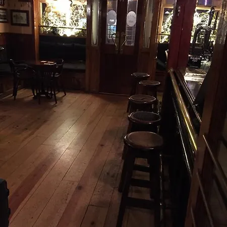 Racey Byrnes Bar & Accomodation Bed & Breakfast