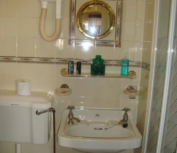 Racey Byrnes Bar & Accomodation Bed & Breakfast