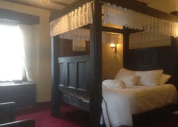 Racey Byrnes Bar & Accomodation Carlow